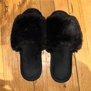 Fuzzy black slippers - Women’s 9-10 - BRAND NEW